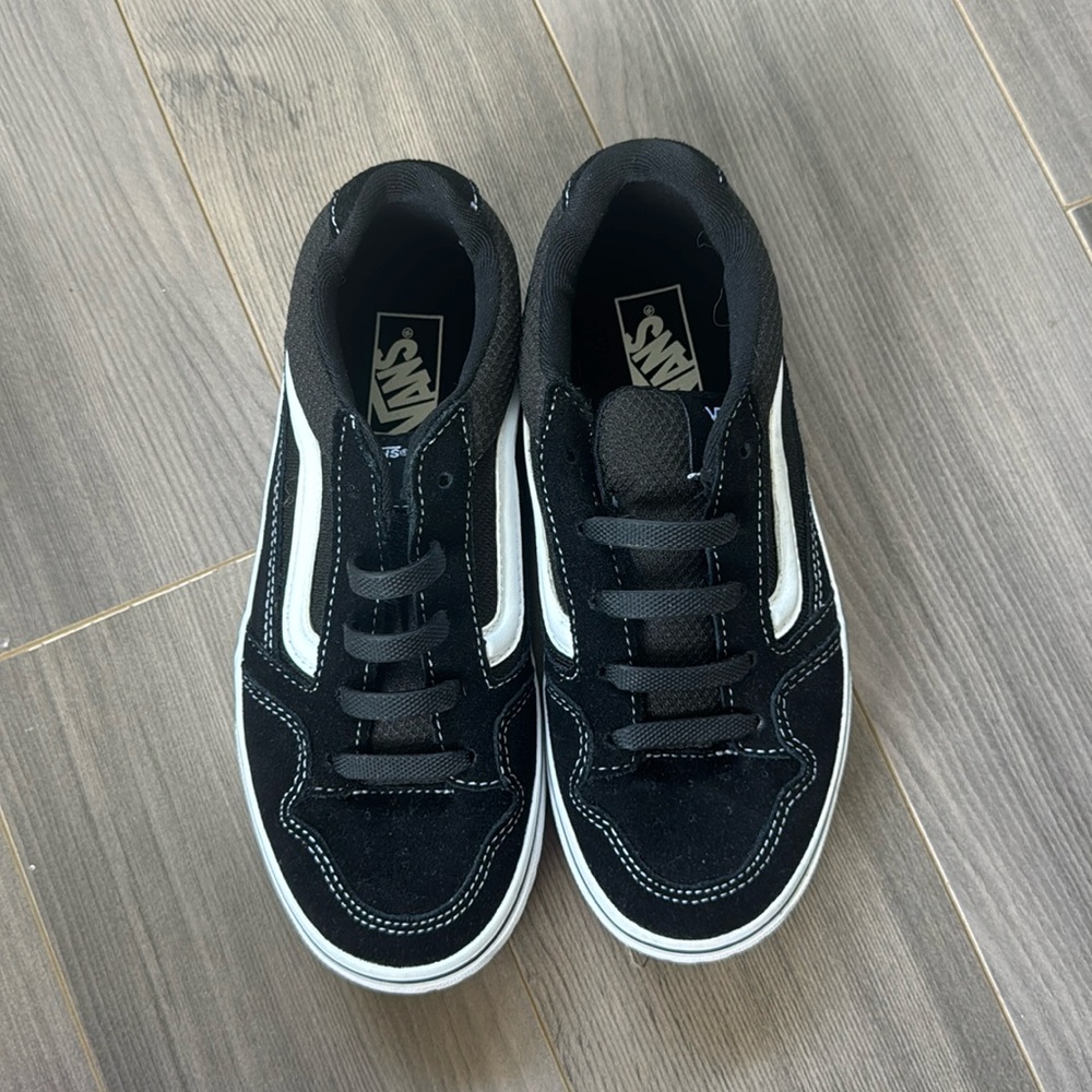 Boy Vans shoes!!